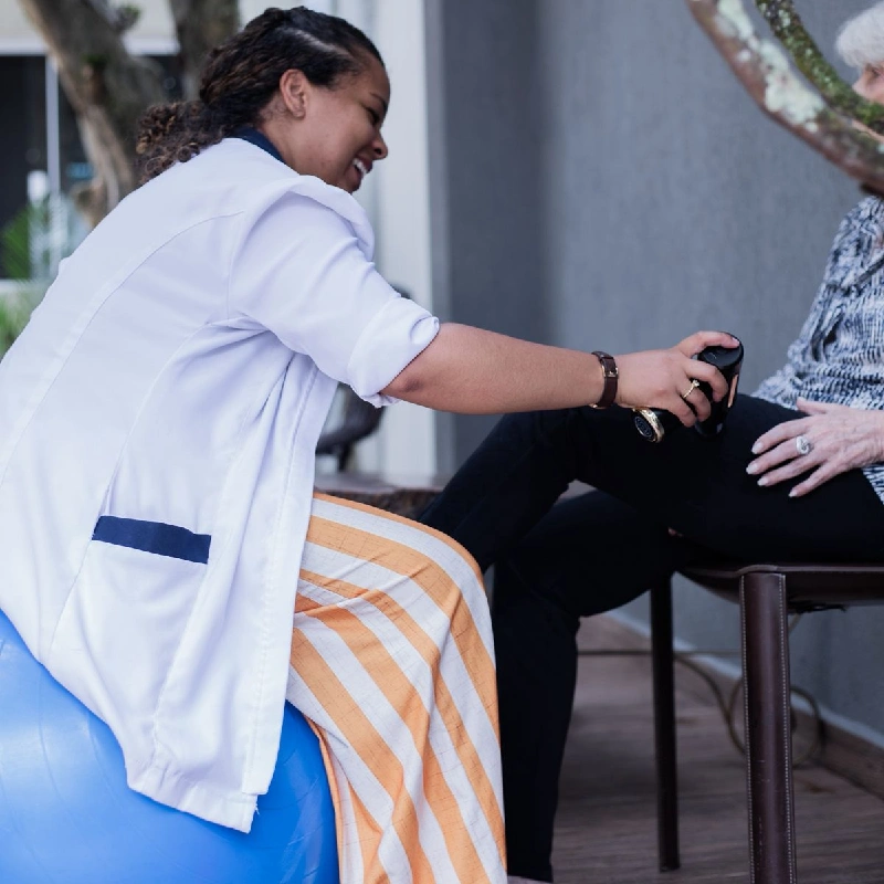 Empresa de home care pós operatório para idosos em Ahú
